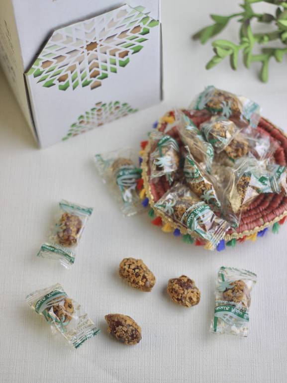 سناك التمر خلاص باللوز جوز الهند احمر(محمص)